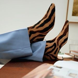 Stevie Ankle Boots Calf Hair size 10/40 like new!